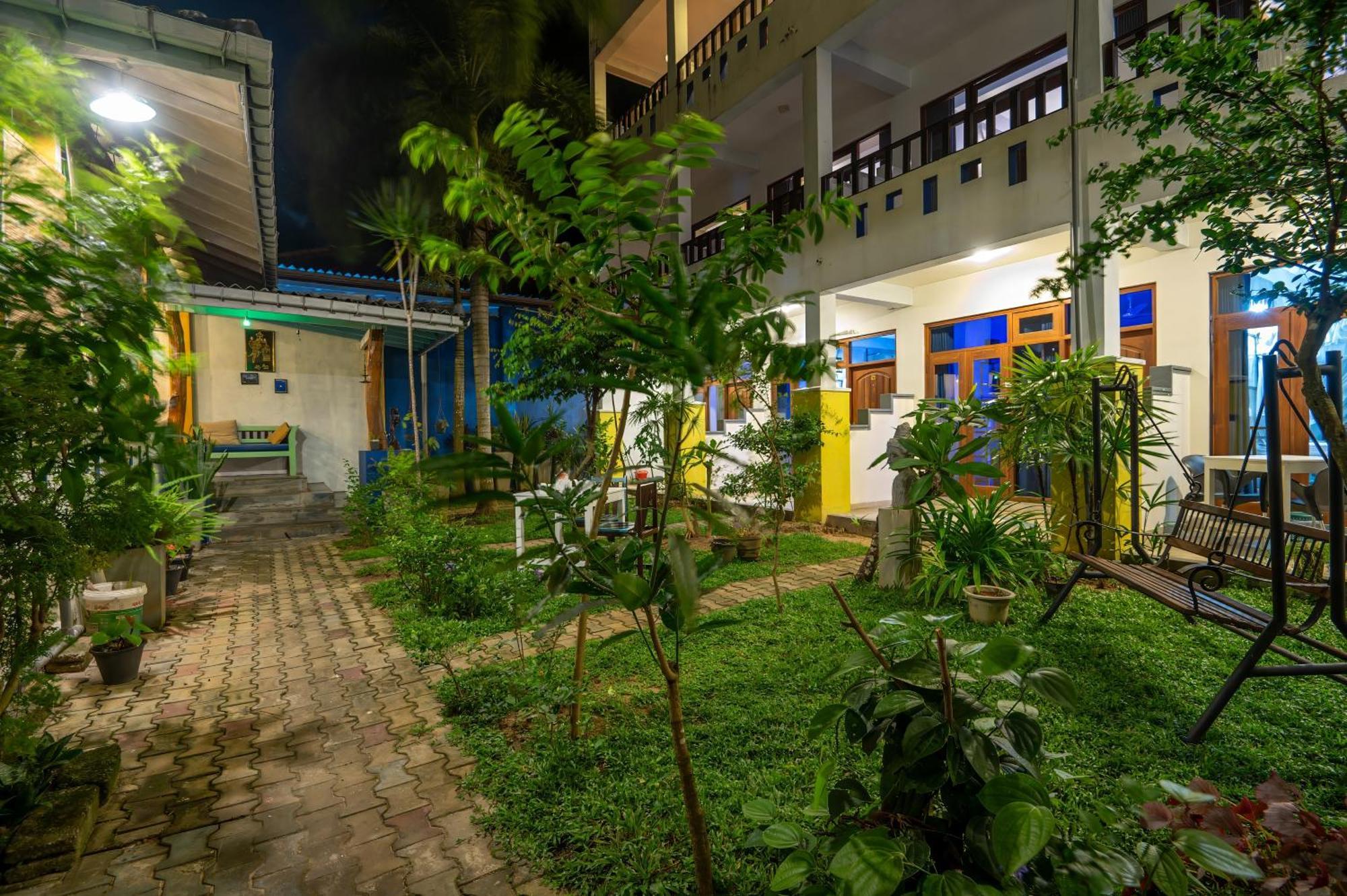 Hotel Aaradhya Mirissa Exteriér fotografie